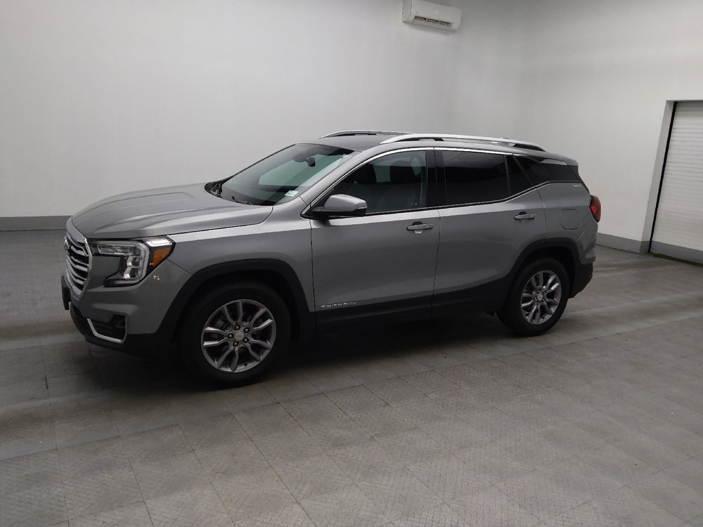 Used 2023 GMC Terrain SLT image 2