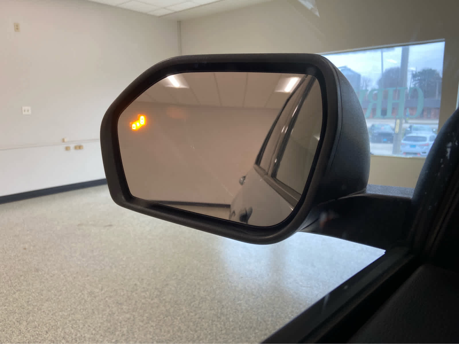 Used 2023 Ford Explorer XLT w/ Equipment Group 202A AWD/4WD image 43