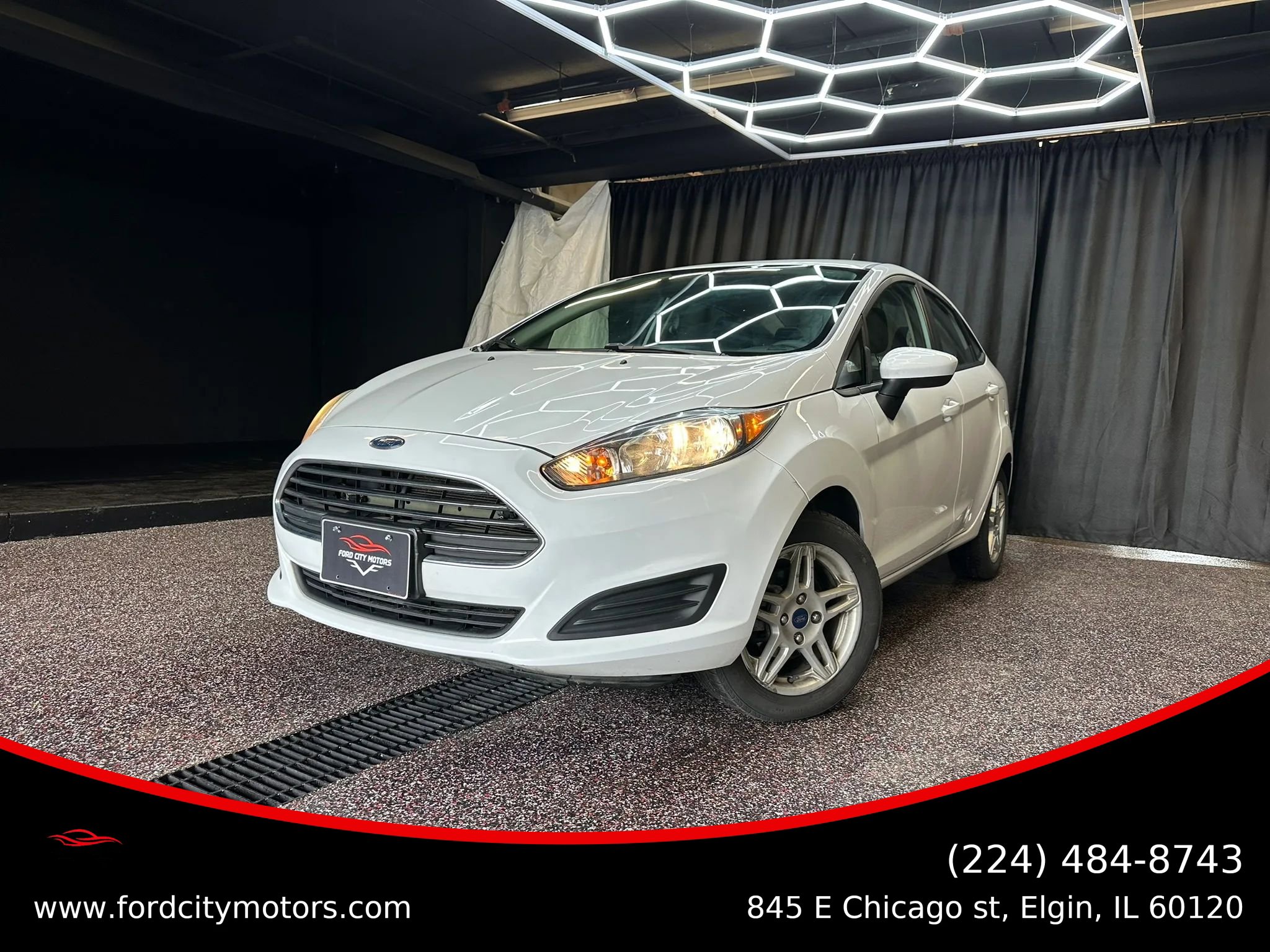 Used 2017 Ford Fiesta SE image 1