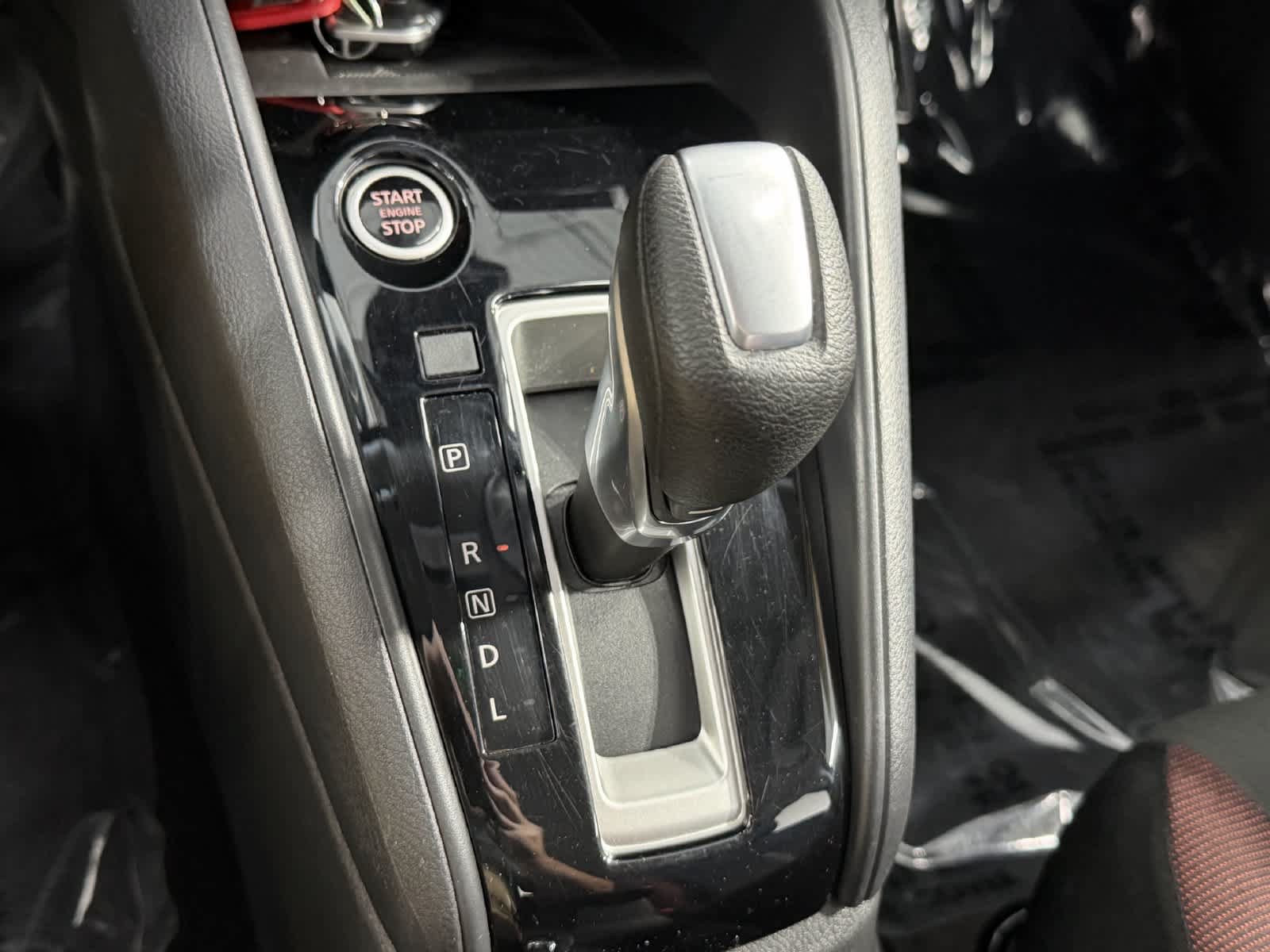 Used 2025 Nissan Versa SR FWD image 23