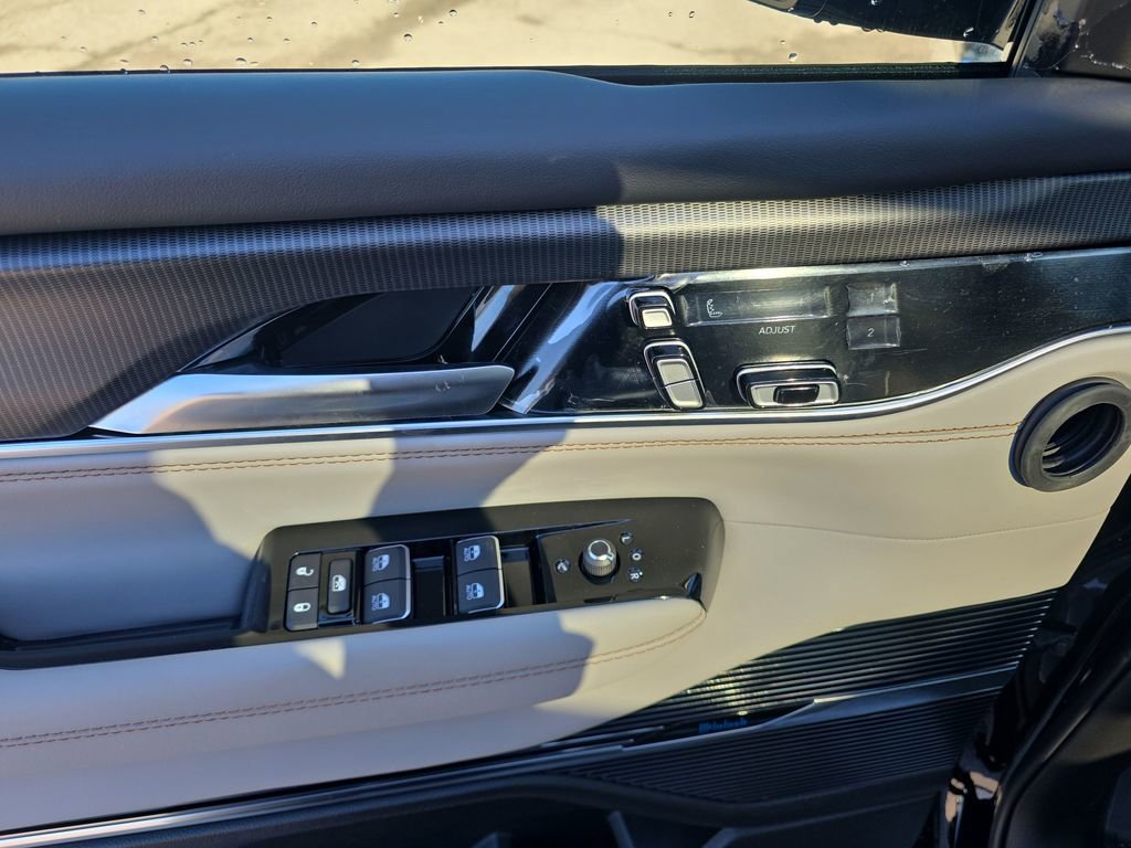 New 2026 Jeep Grand Wagoneer Summit image 13