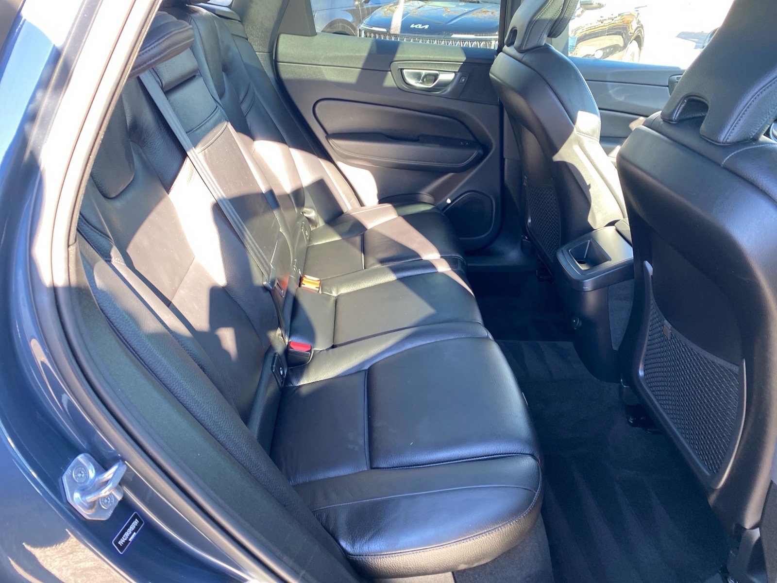 Used 2021 Volvo XC60 T6 Momentum image 25