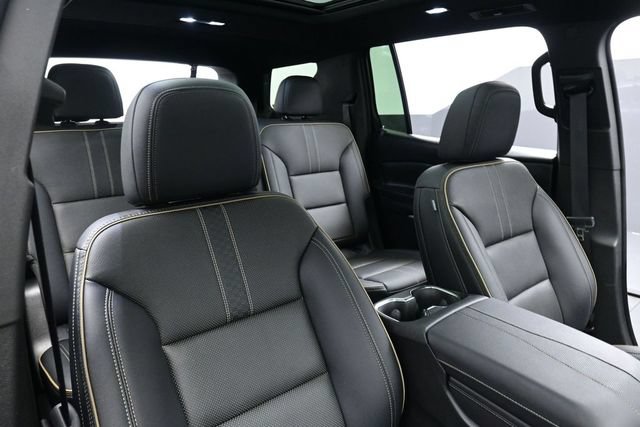 Used 2025 Chevrolet Traverse High Country w/ LPO, Floor Liner Package FWD image 30