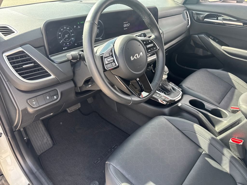 Used 2025 Kia Seltos EX image 15