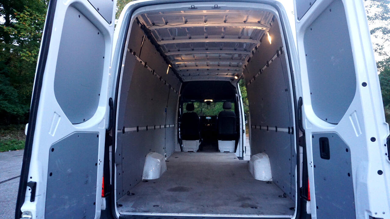 Used 2023 Mercedes-Benz Sprinter 2500 image 28