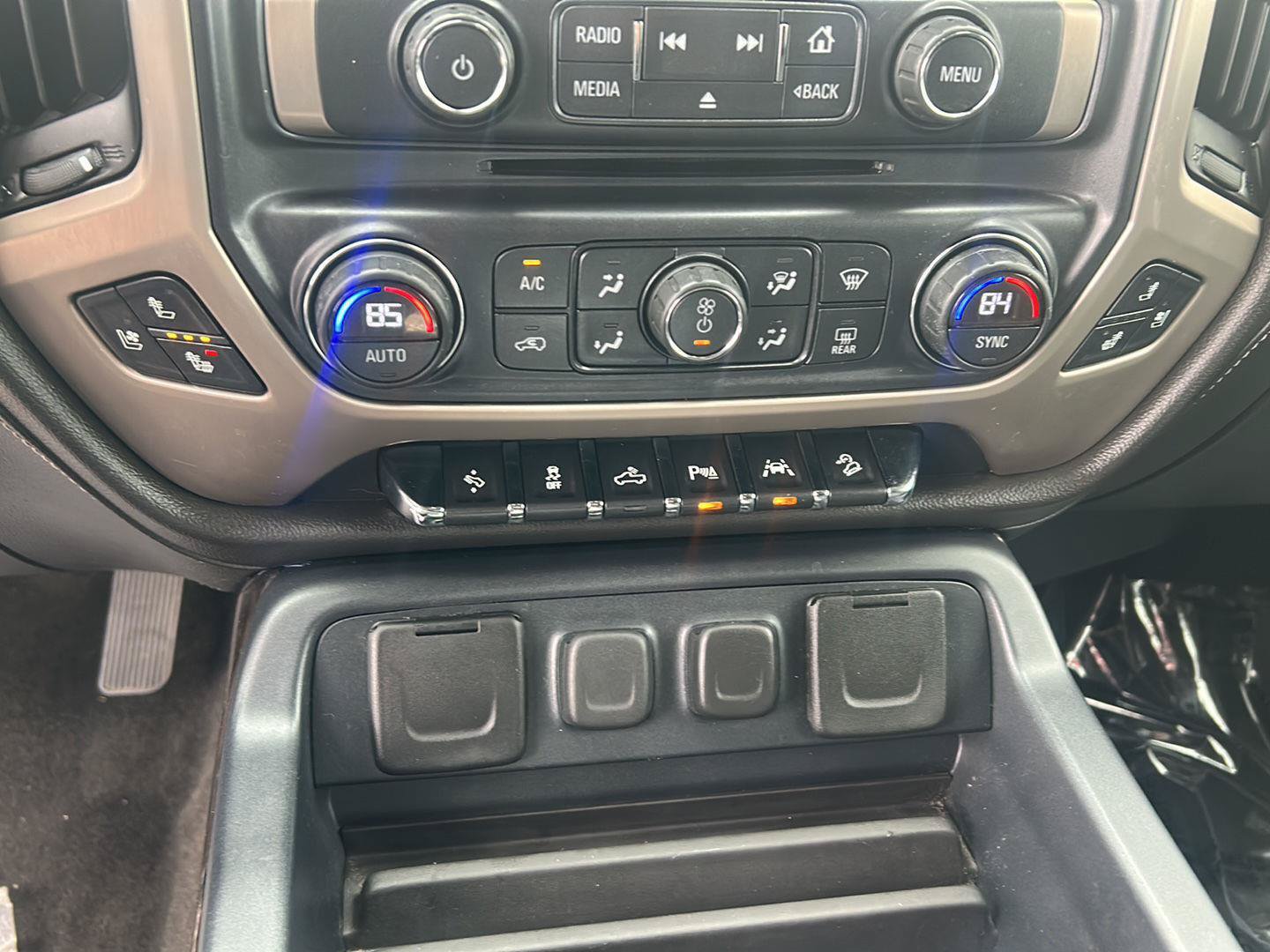 Used 2016 GMC Sierra 1500 Denali w/ Enhanced Driver Alert Package AWD/4WD image 15