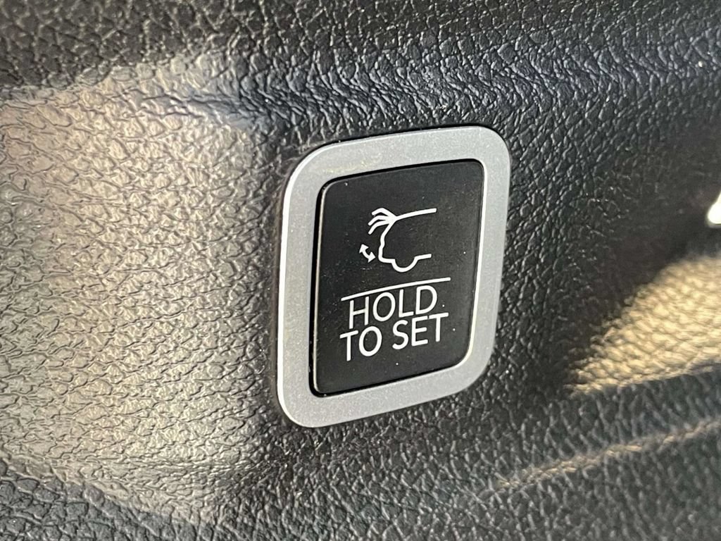 Used 2023 Jeep Grand Cherokee L Summit AWD/4WD image 46