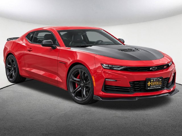 Used 2021 Chevrolet Camaro SS RWD image 2