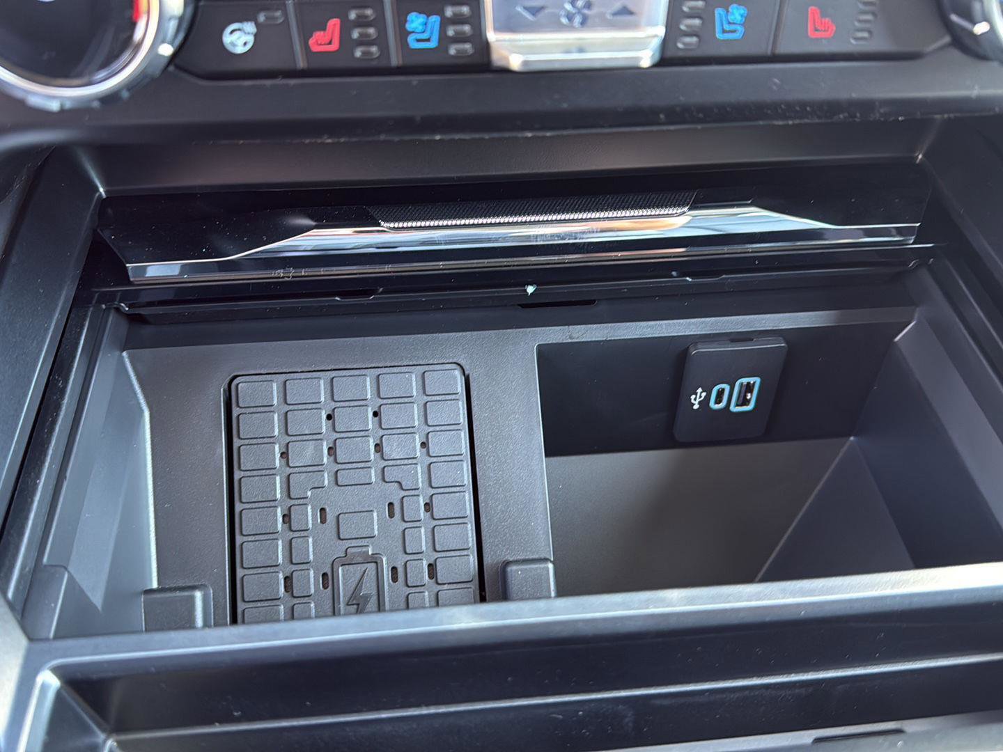 New 2026 Ford F250 Lariat w/ Chrome Package image 28