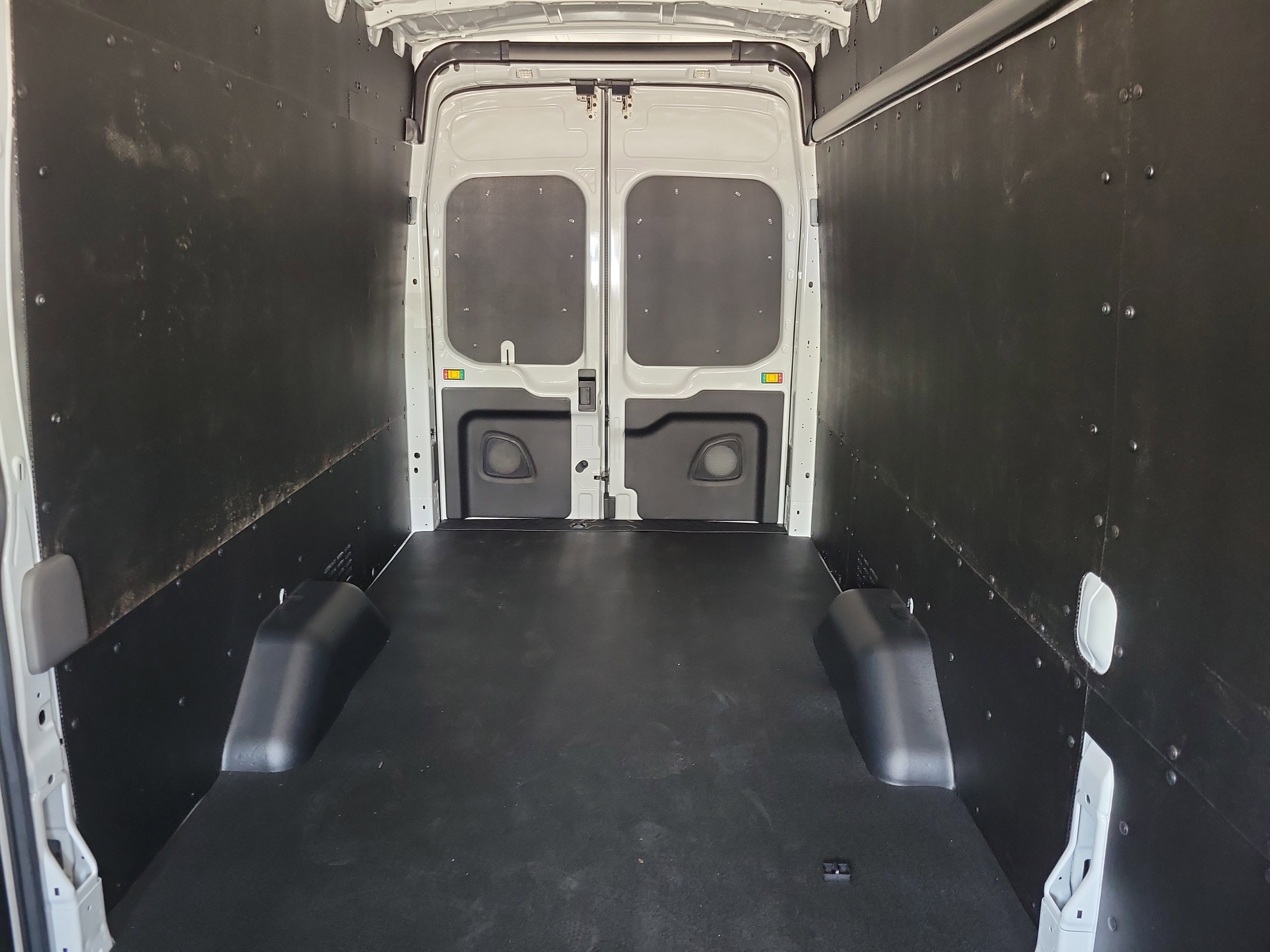 New 2026 Ford Transit 250 148 High Roof Extended w/ Load Area Protection Package RWD image 9