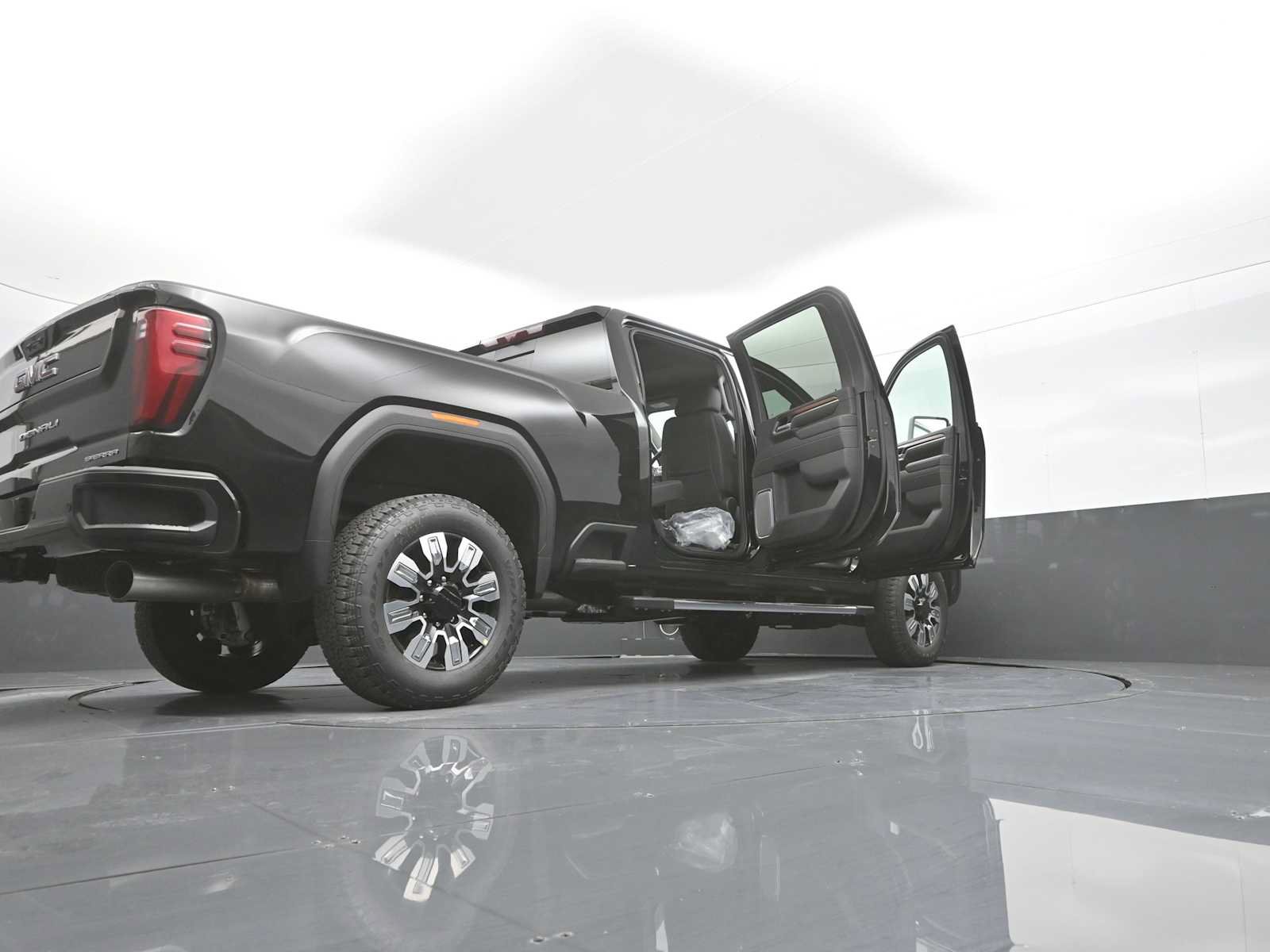 New 2026 GMC Sierra 2500 Denali w/ Technology Package AWD/4WD image 44