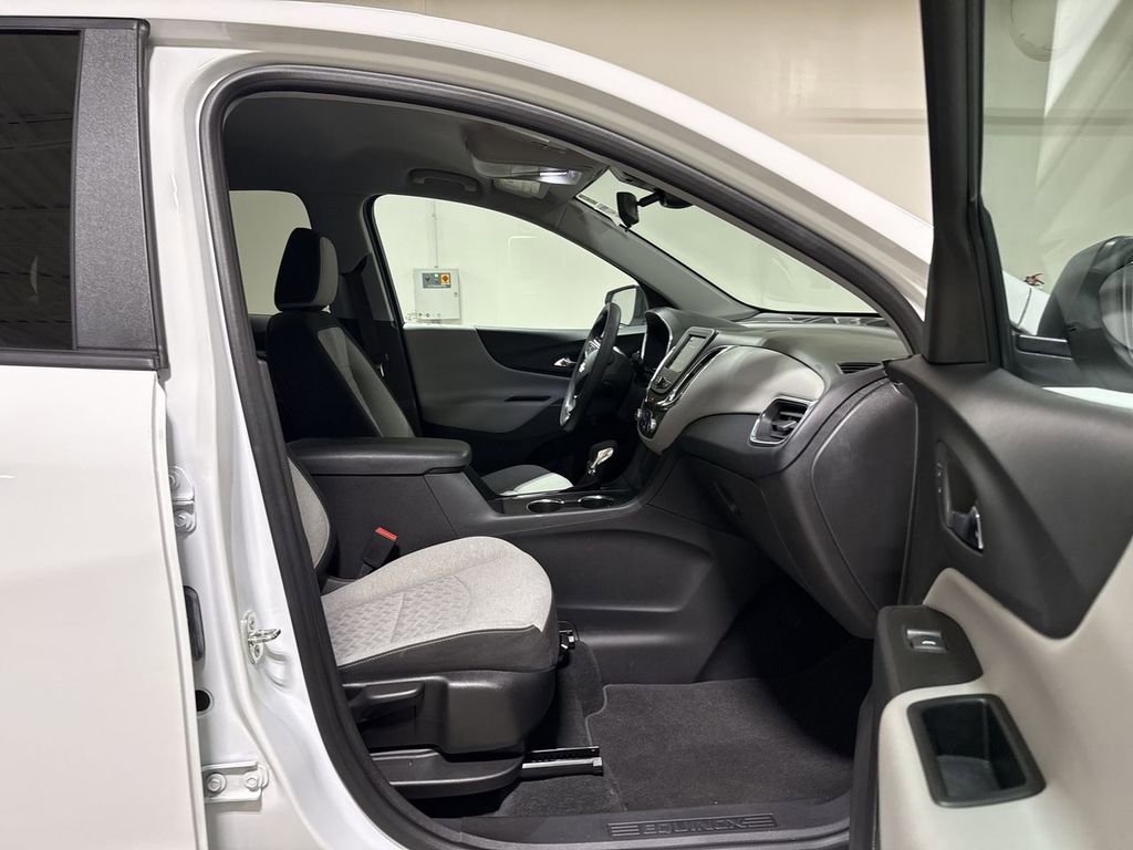 Used 2022 Chevrolet Equinox LS w/ LS Convenience Package image 21