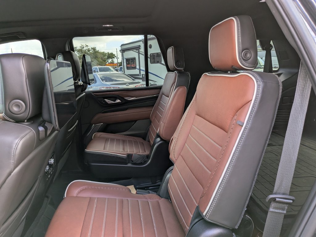 Used 2024 GMC Yukon Denali Ultimate AWD/4WD image 23
