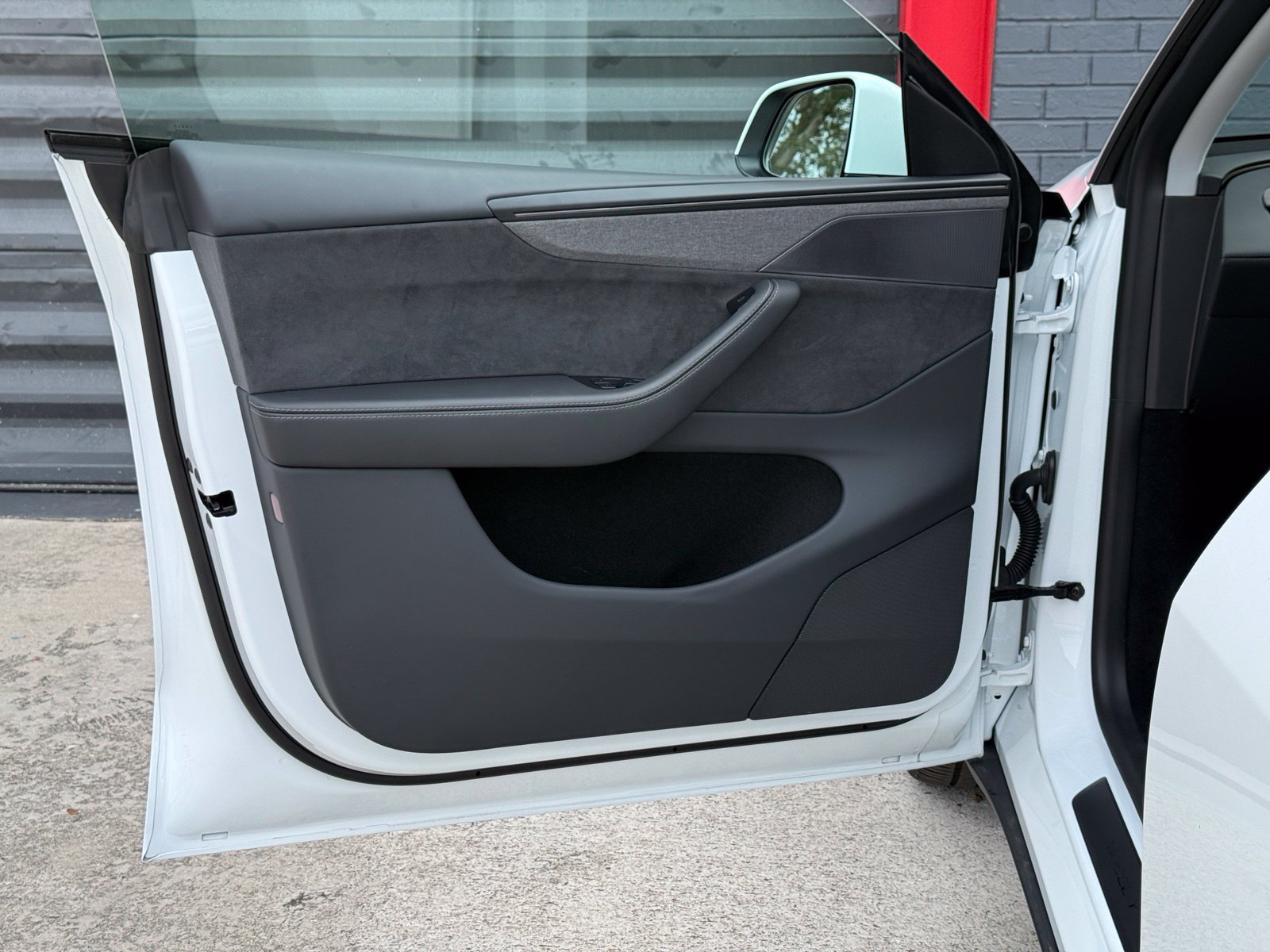 Used 2026 Tesla Model Y Long Range RWD image 16