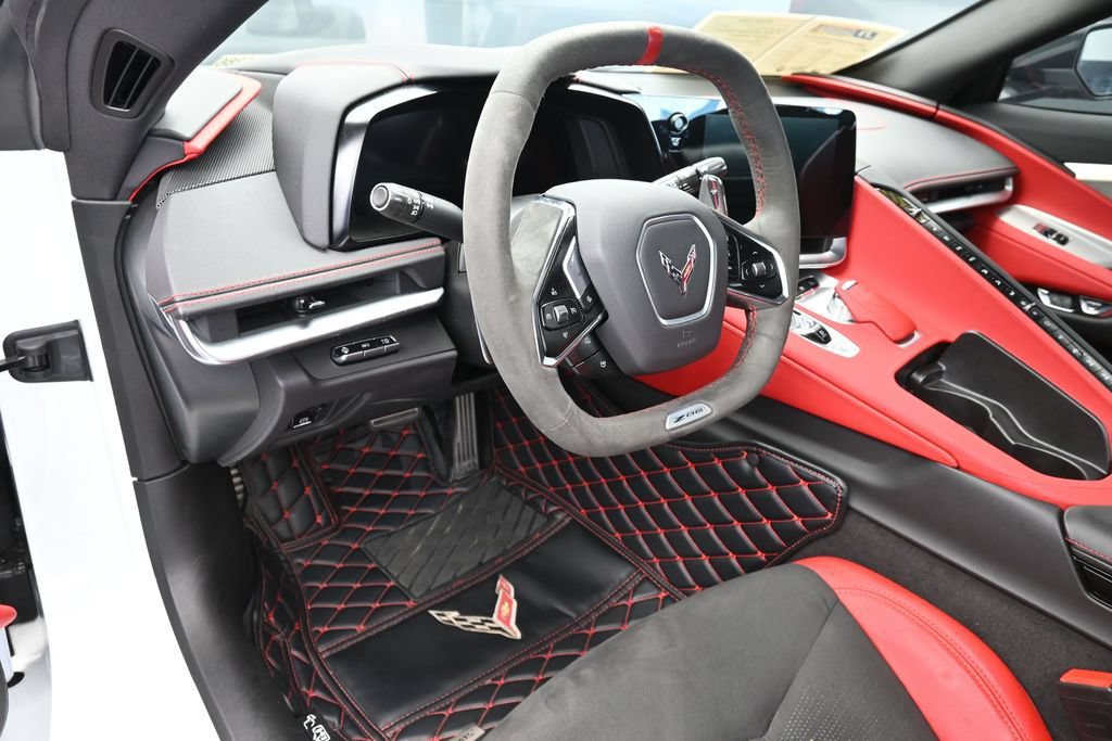 Used 2024 Chevrolet Corvette Z06 RWD image 14