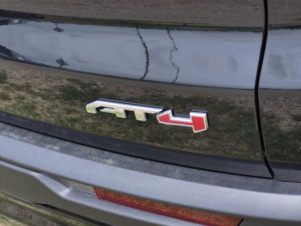 Used 2025 GMC Acadia AT4 AWD/4WD image 9