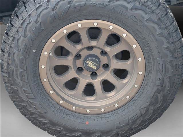 Used 2020 Toyota Tacoma TRD Off-Road w/ Technology Package AWD/4WD image 15