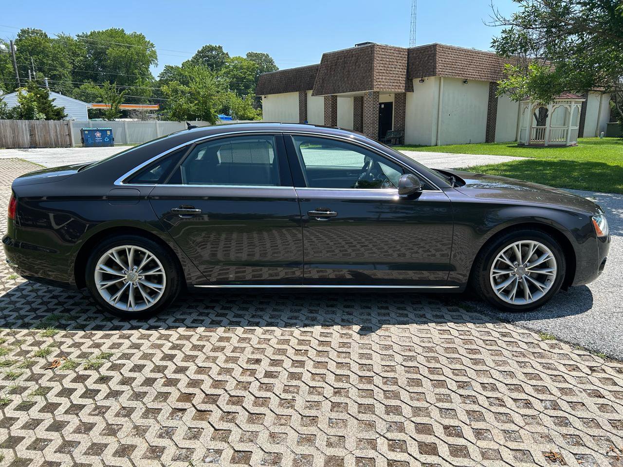 Used 2011 Audi A8 4.2 AWD/4WD image 4