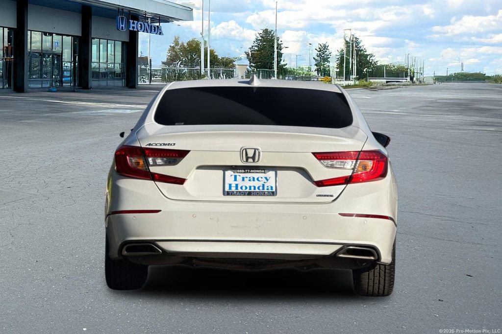 Certified 2018 Honda Accord Touring image 7