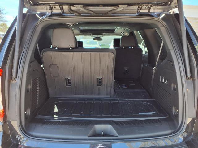 Used 2024 GMC Yukon SLT w/ SLT Premium Package image 23