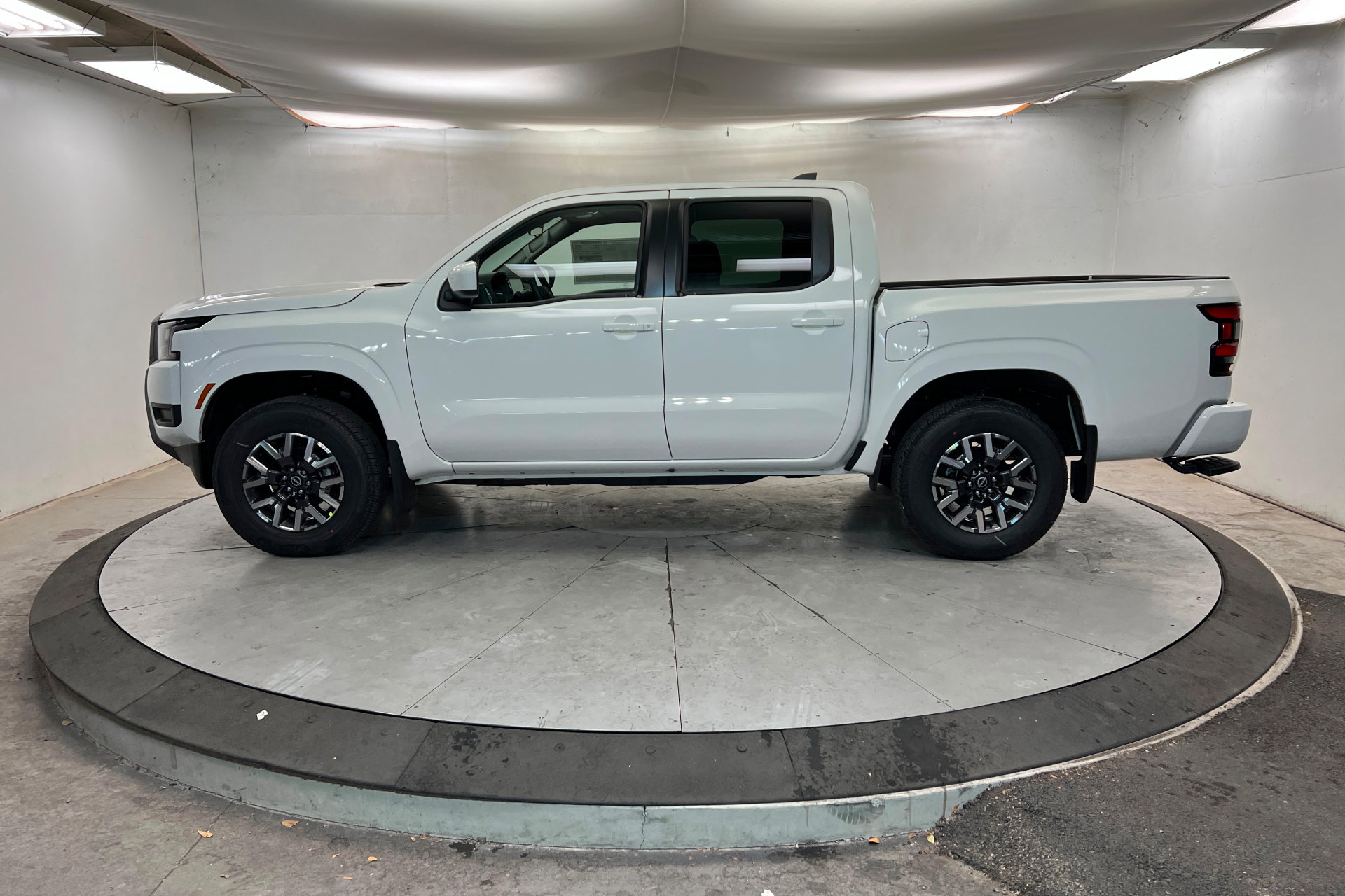 New 2026 Nissan Frontier SV w/ Tow Package image 2