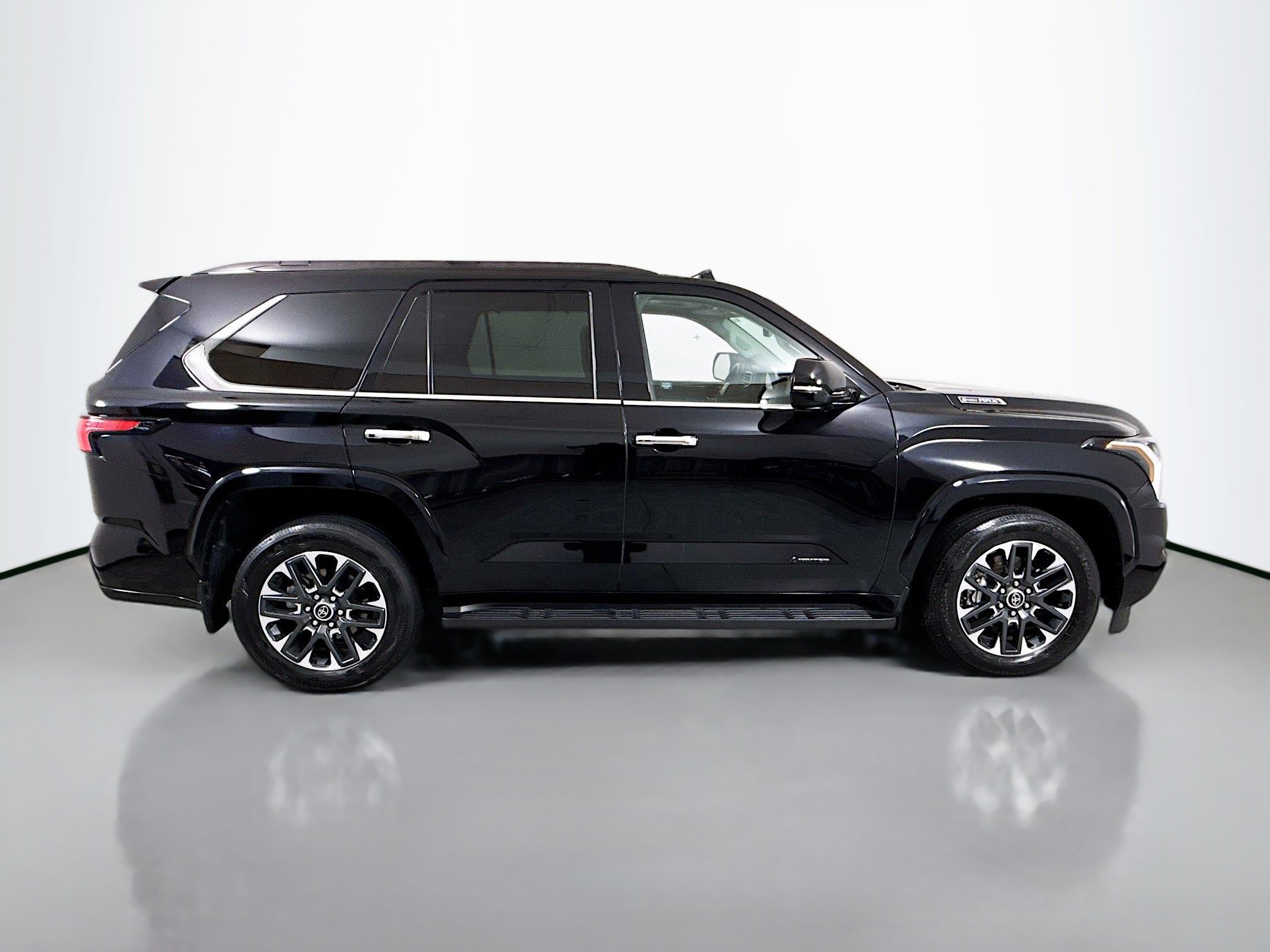 Used 2023 Toyota Sequoia Limited AWD/4WD image 8