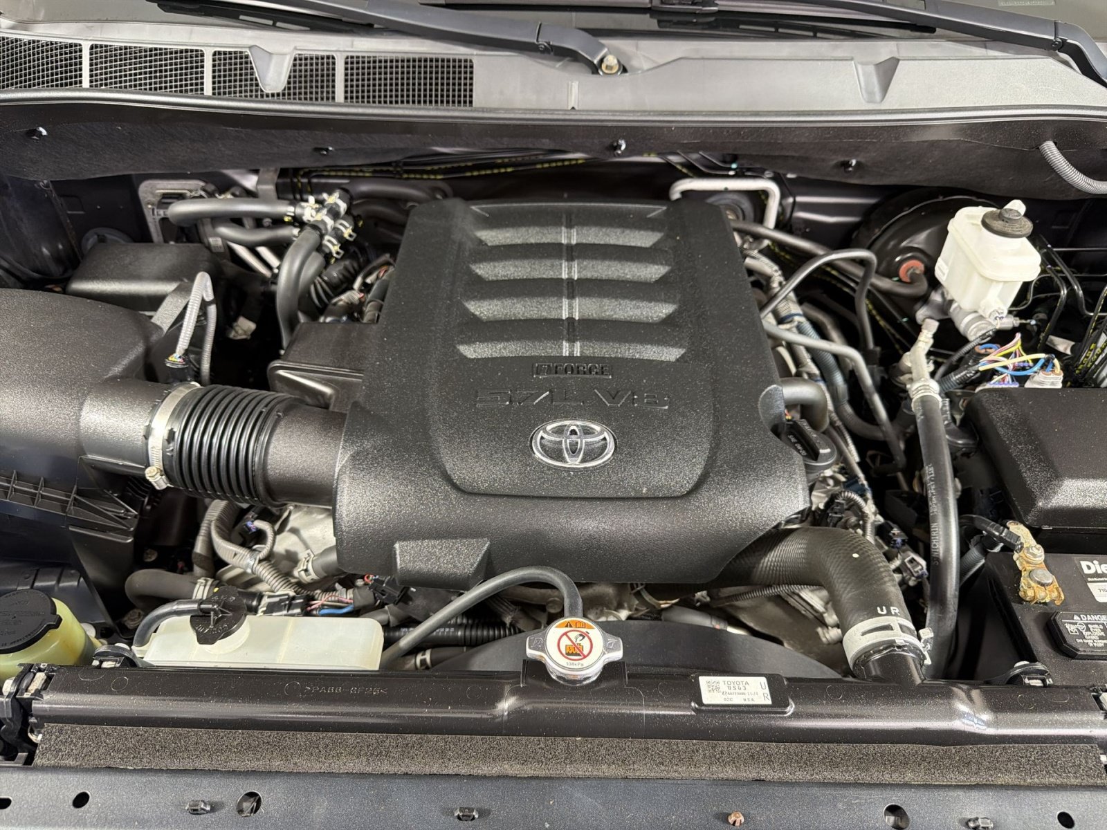 Used 2019 Toyota Sequoia SR5 AWD/4WD image 28