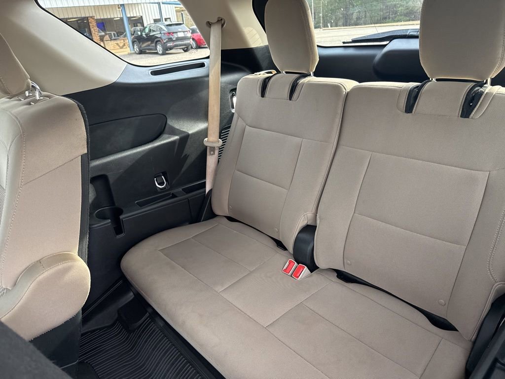 Used 2023 Ford Explorer XLT image 14