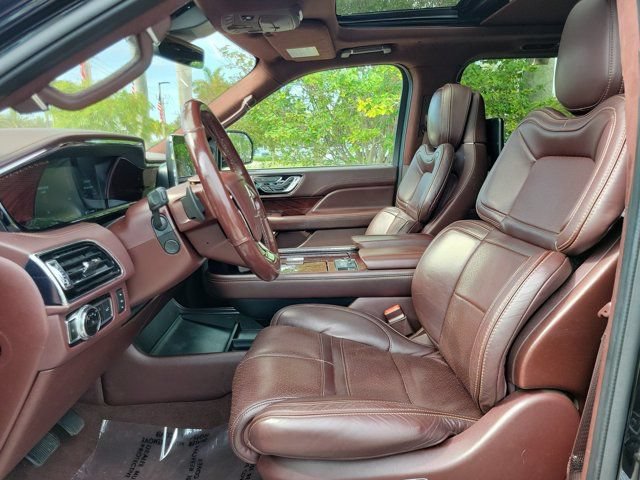 Used 2020 Lincoln Navigator Black Label w/ Cargo Convenience Package AWD/4WD image 18