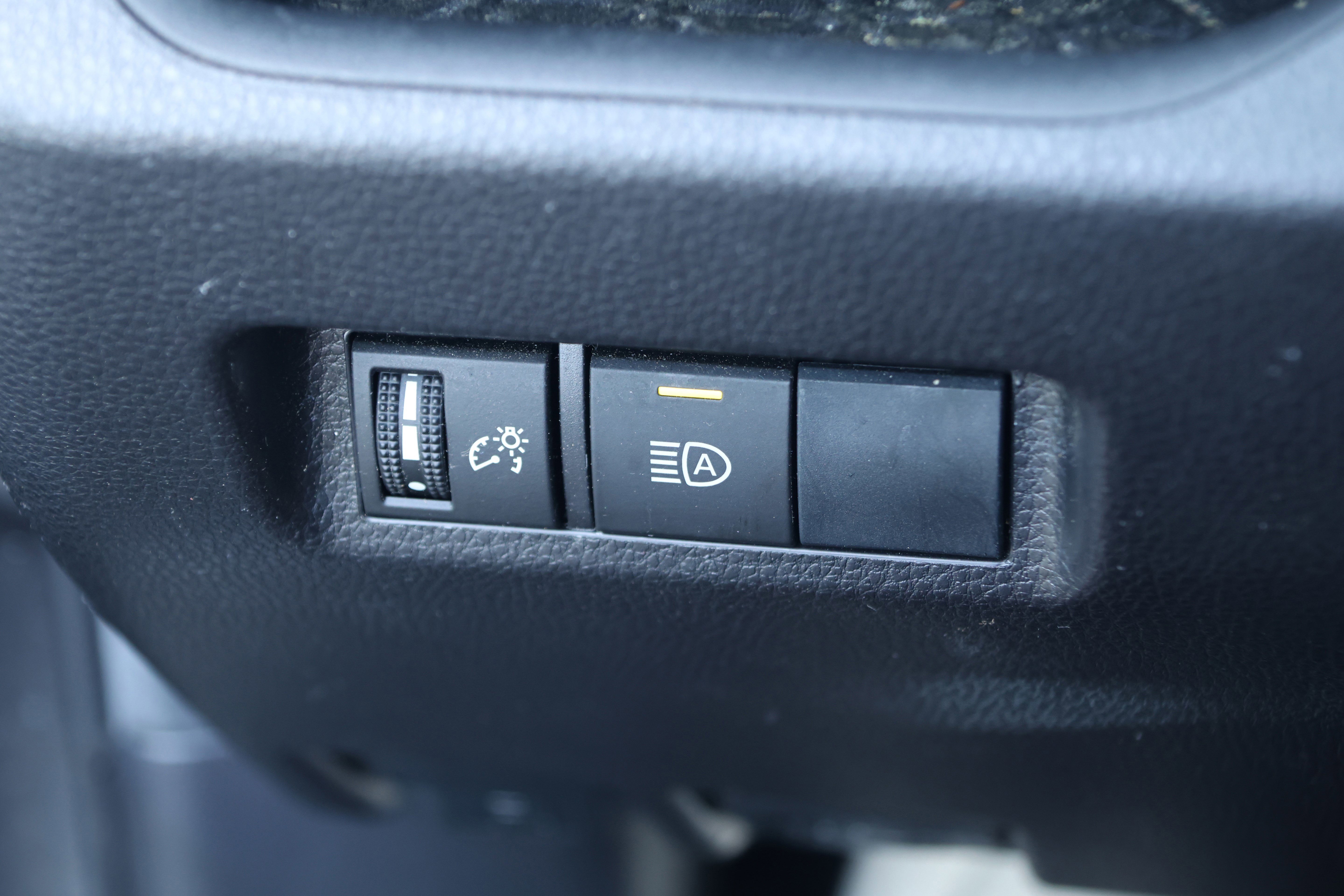 Used 2020 Toyota RAV4 XLE w/ All Weather Liner Package AWD/4WD image 14