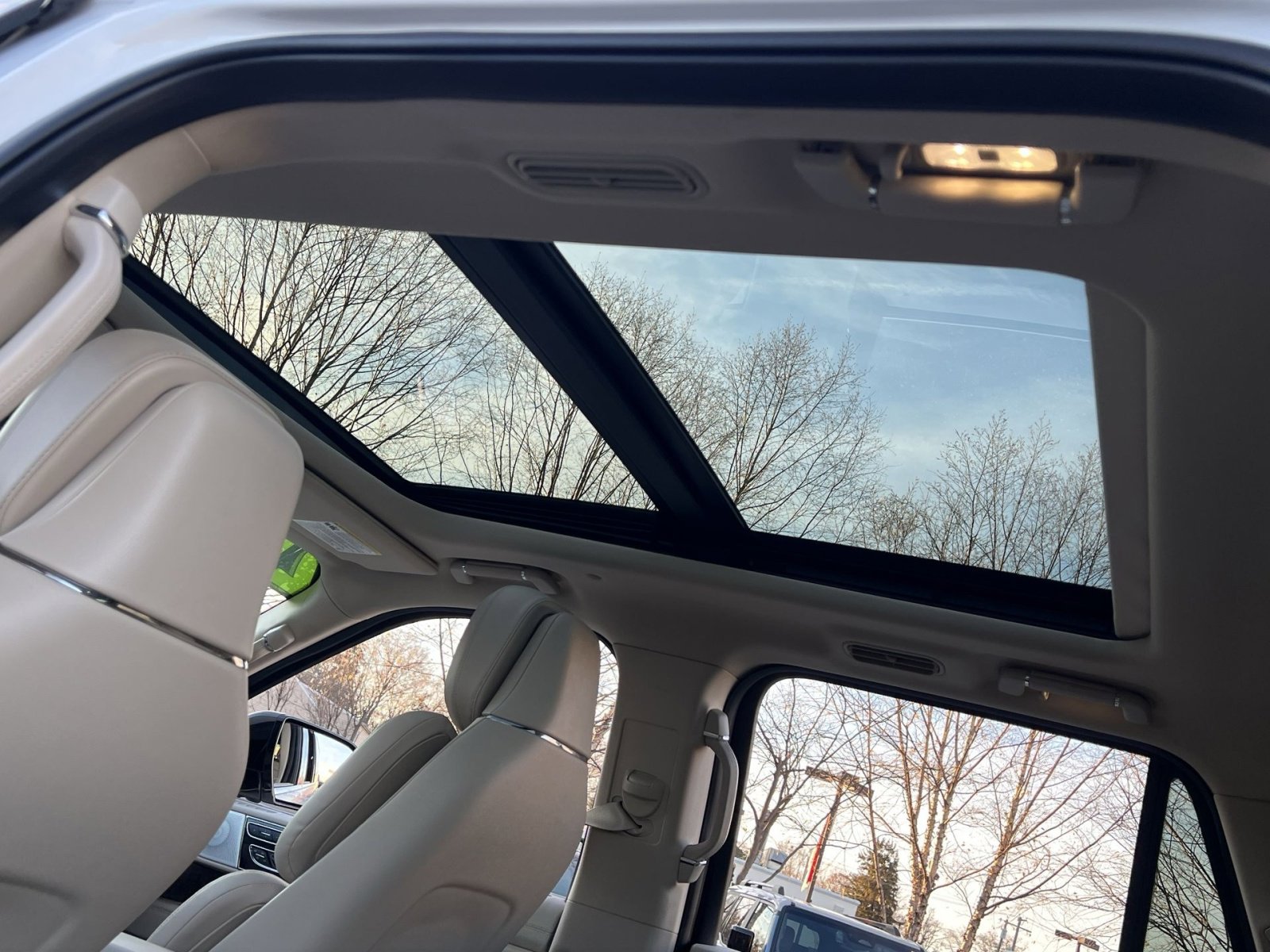 Used 2021 Lincoln Navigator Reserve w/ Luxury Package image 22