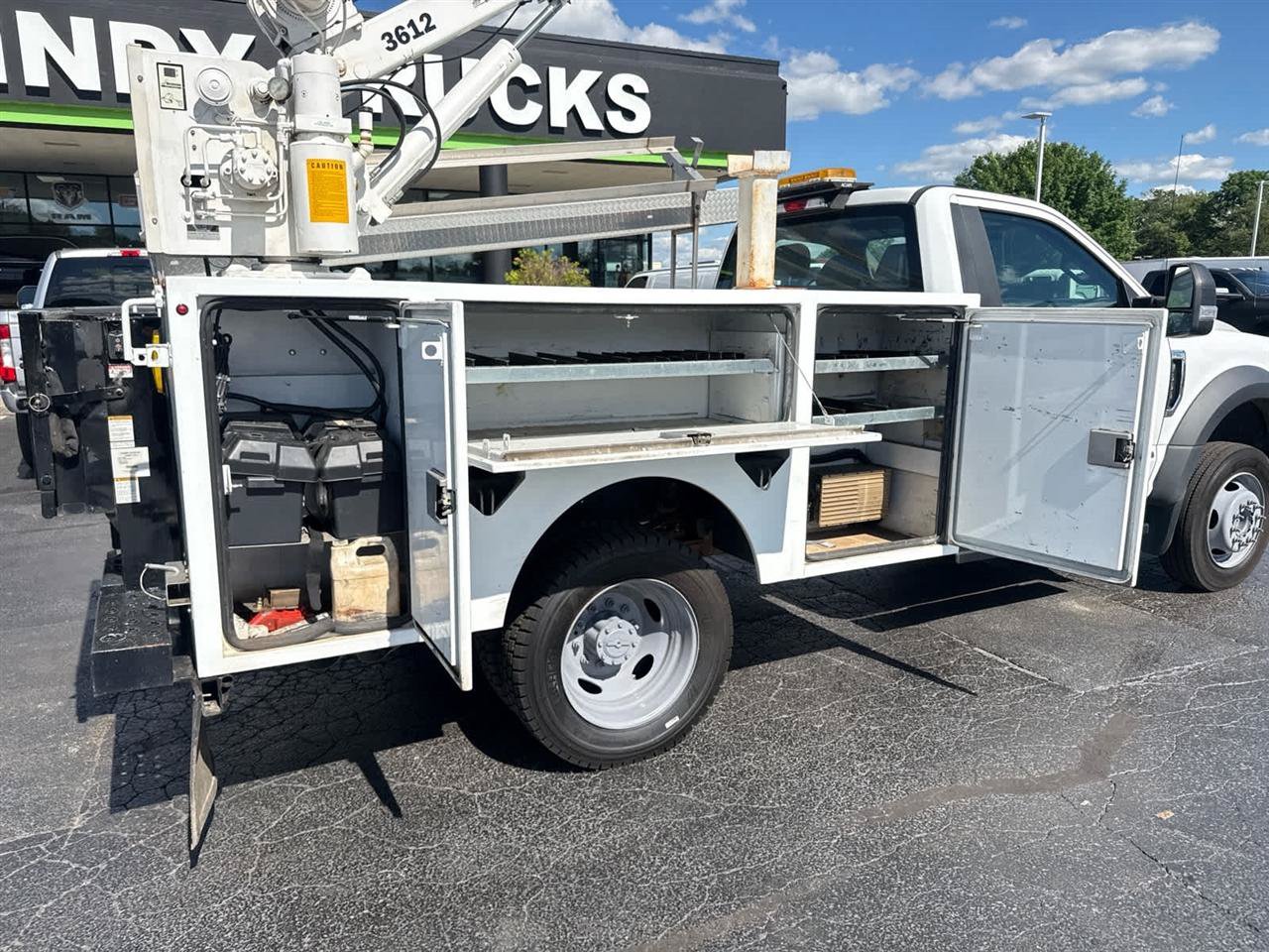 Used 2017 Ford F550 4x4 Regular Cab Super Duty image 18