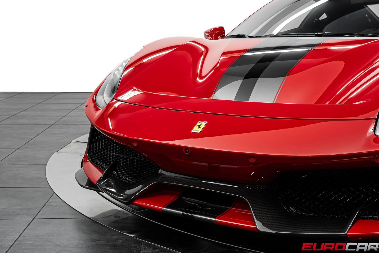 Used 2019 Ferrari 488 Pista Coupe RWD image 12