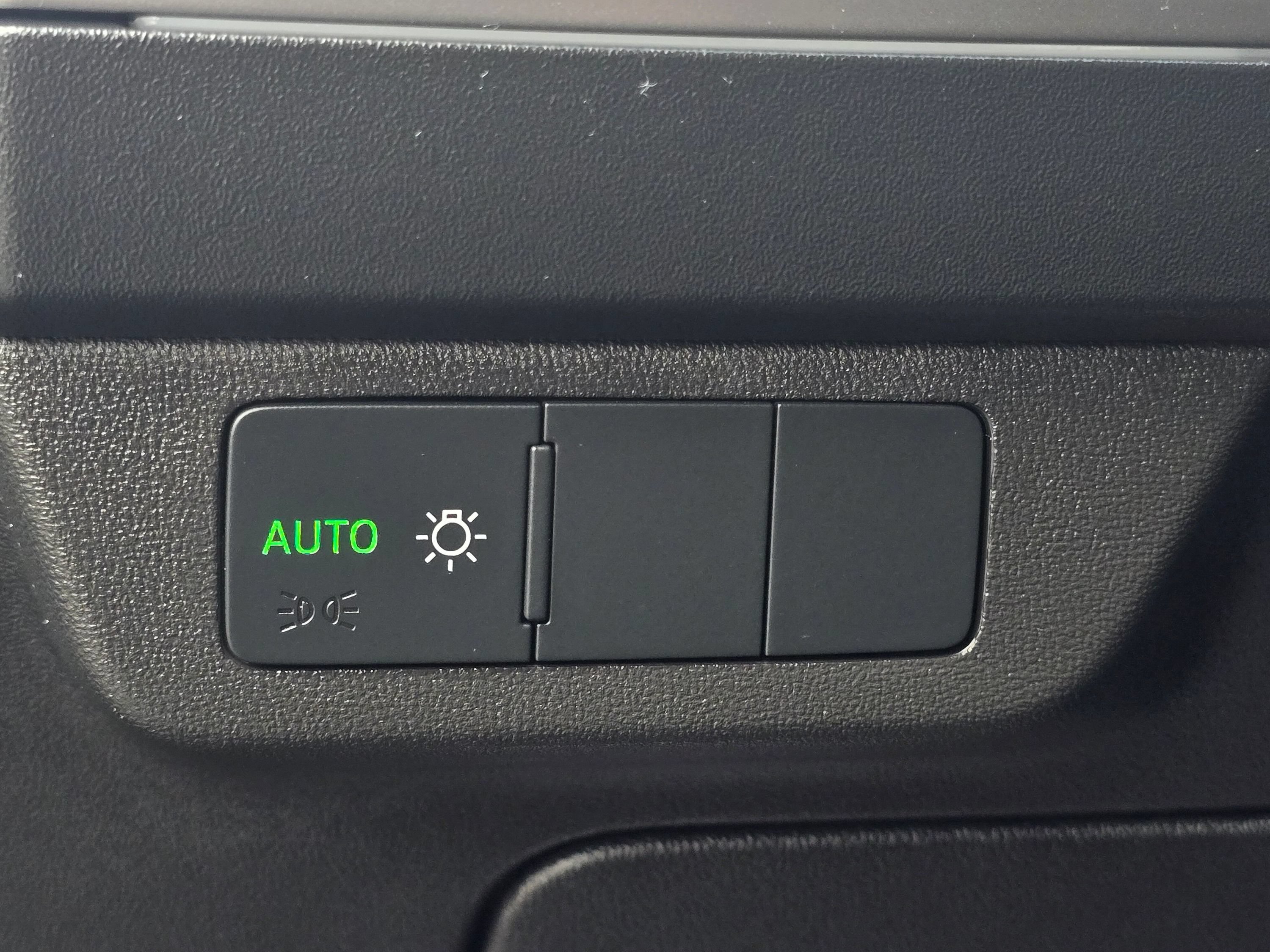 Used 2023 Audi Q4 e-tron Premium Plus w/ Premium Plus RWD image 39