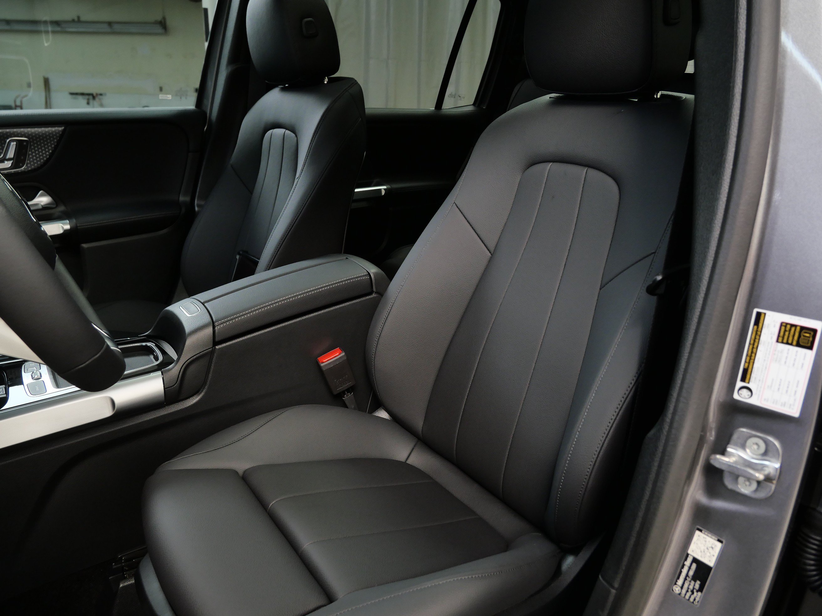 New 2026 Mercedes-Benz GLB 250 4MATIC image 3