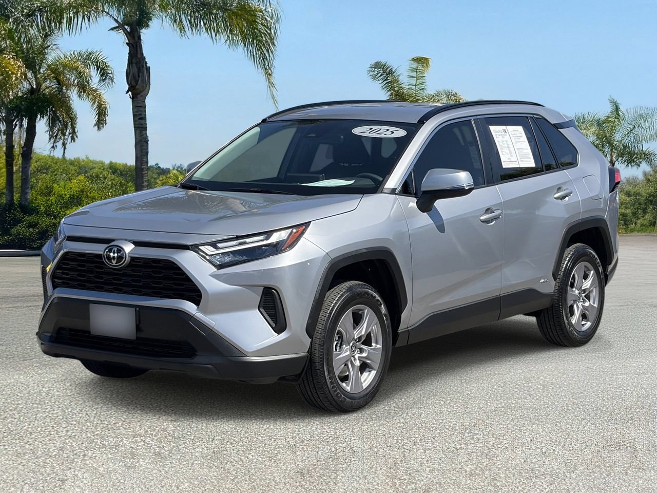 Used 2025 Toyota RAV4 LE AWD/4WD image 2