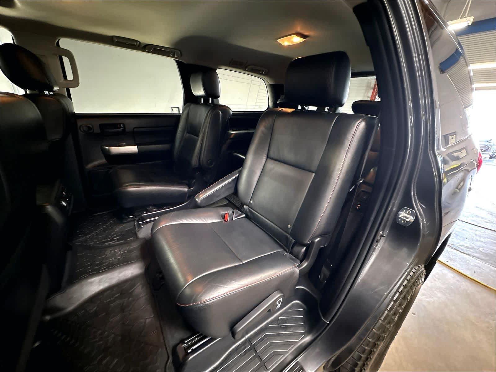 Used 2020 Toyota Sequoia TRD Pro AWD/4WD image 28
