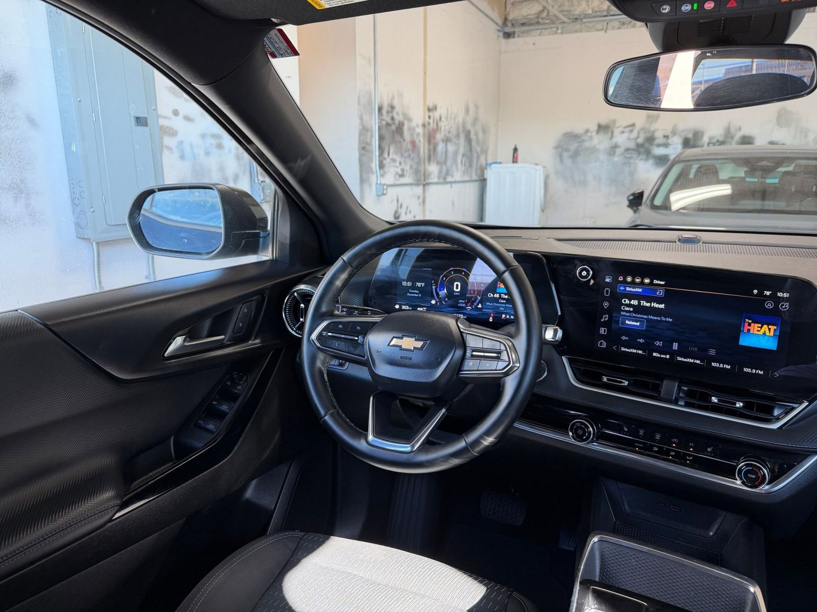 Used 2025 Chevrolet Equinox LT image 33