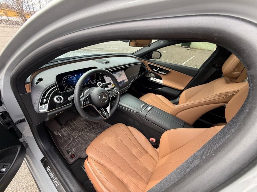 Used 2024 Mercedes-Benz E 450 4MATIC Sedan image 6