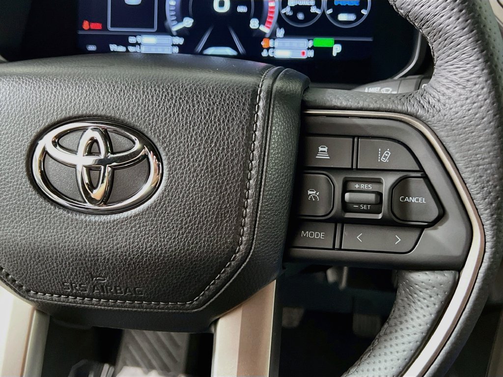 Used 2025 Toyota Sequoia SR5 AWD/4WD image 17