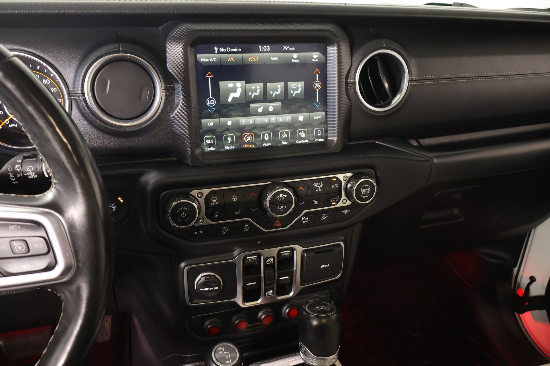 Used 2019 Jeep Wrangler Unlimited Sahara AWD/4WD image 5