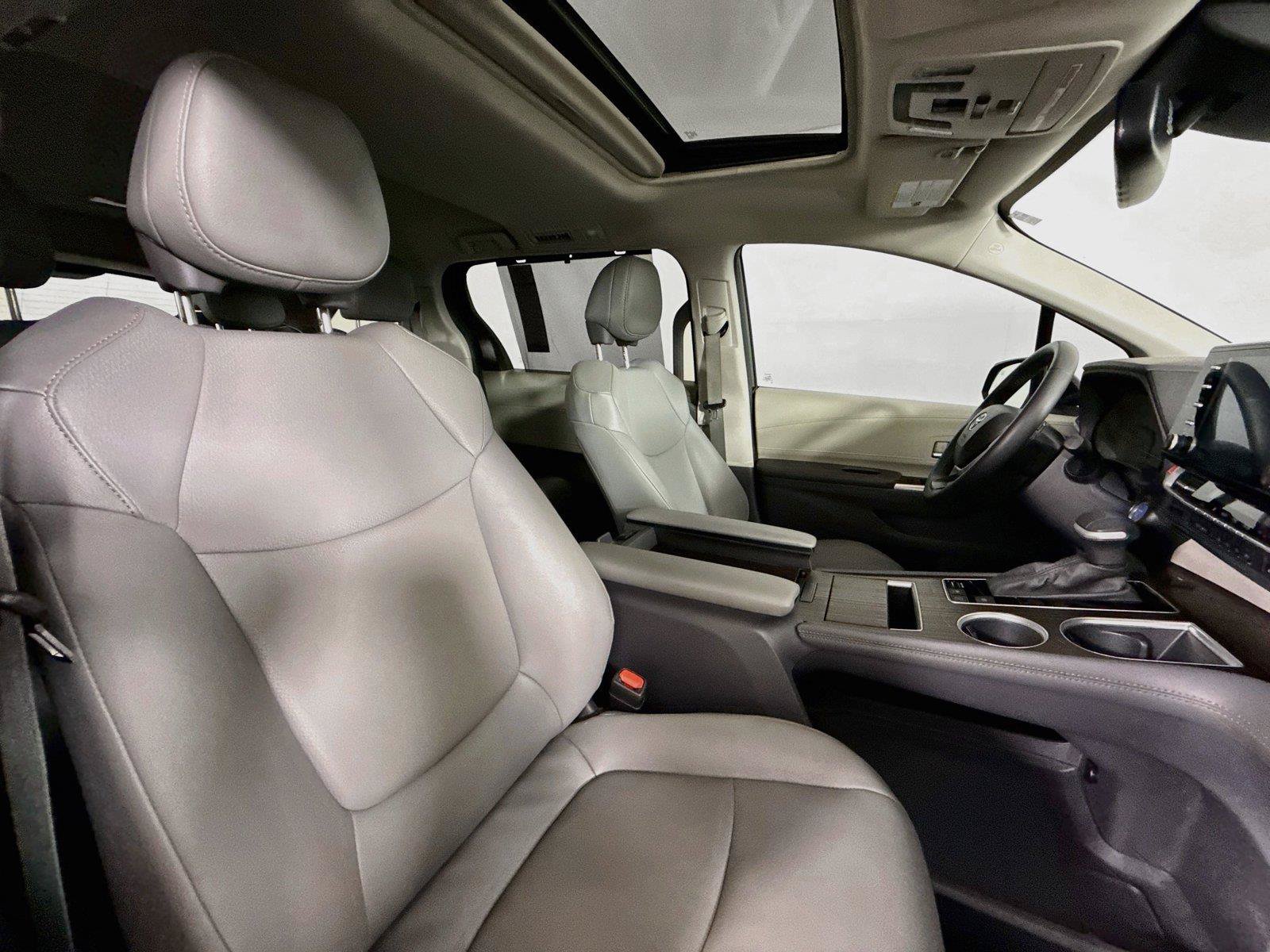 Certified 2024 Toyota Sienna XLE FWD image 41