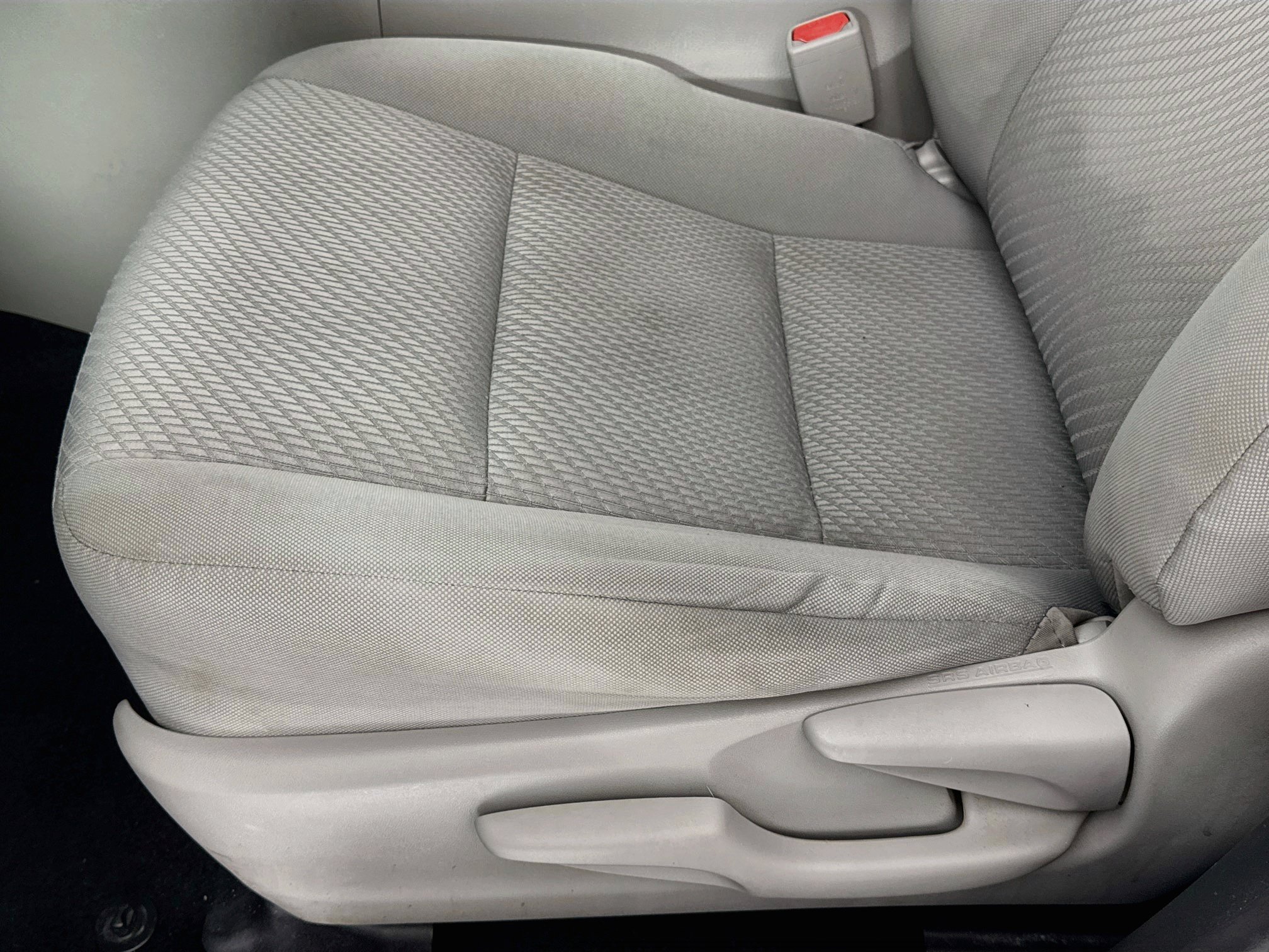 Used 2019 Toyota Highlander LE FWD image 18