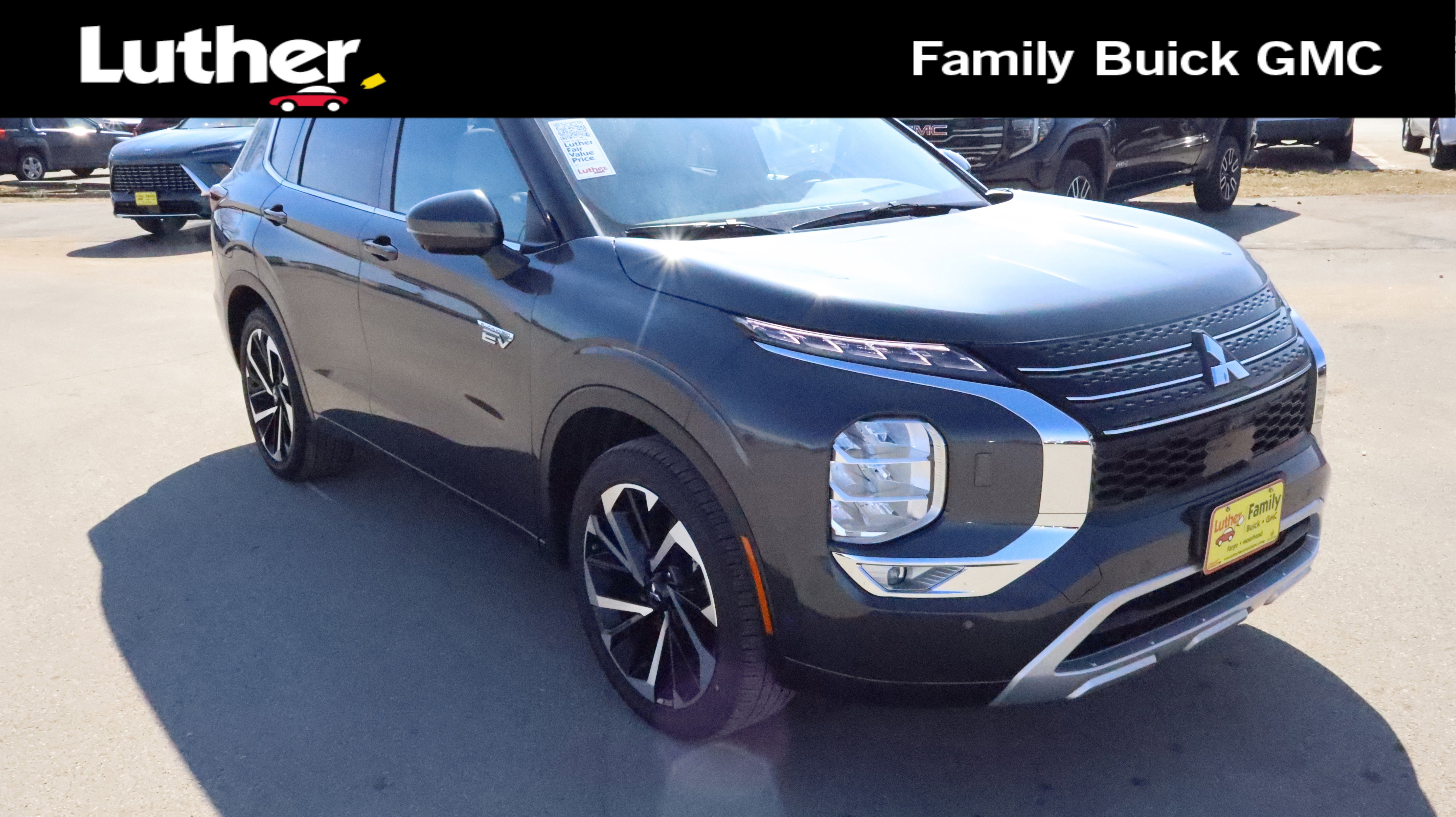 Used 2025 Mitsubishi Outlander SEL image 1