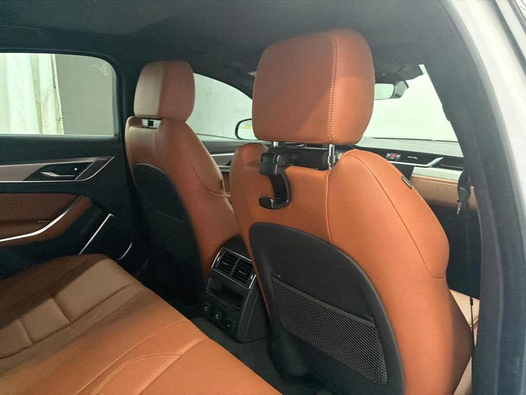 Used 2024 Jaguar XF R-Dynamic SE RWD image 29