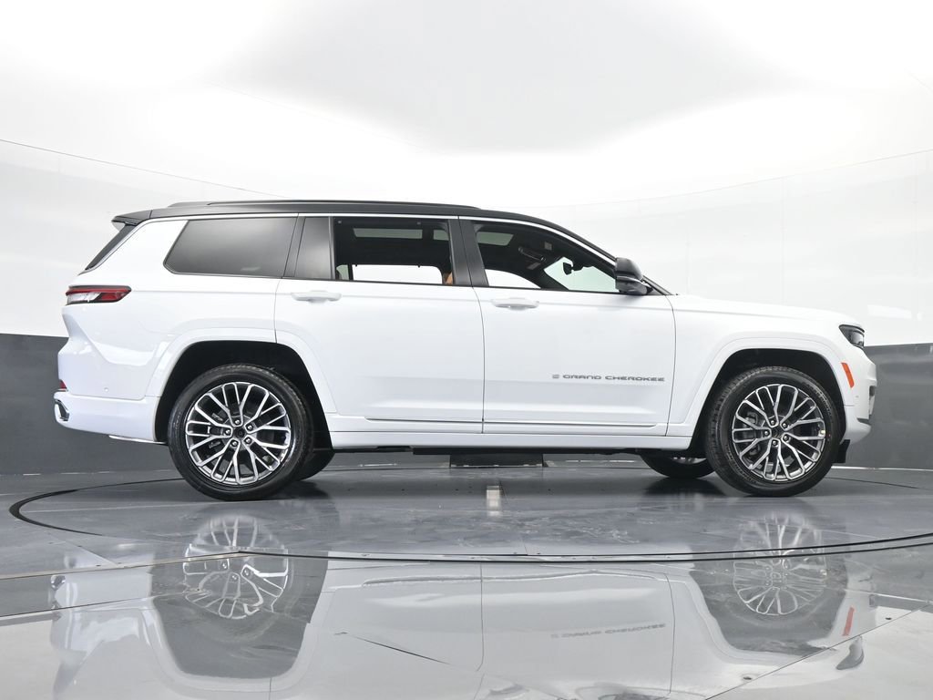 Used 2025 Jeep Grand Cherokee L Summit w/ Luxury Tech Group V image 58