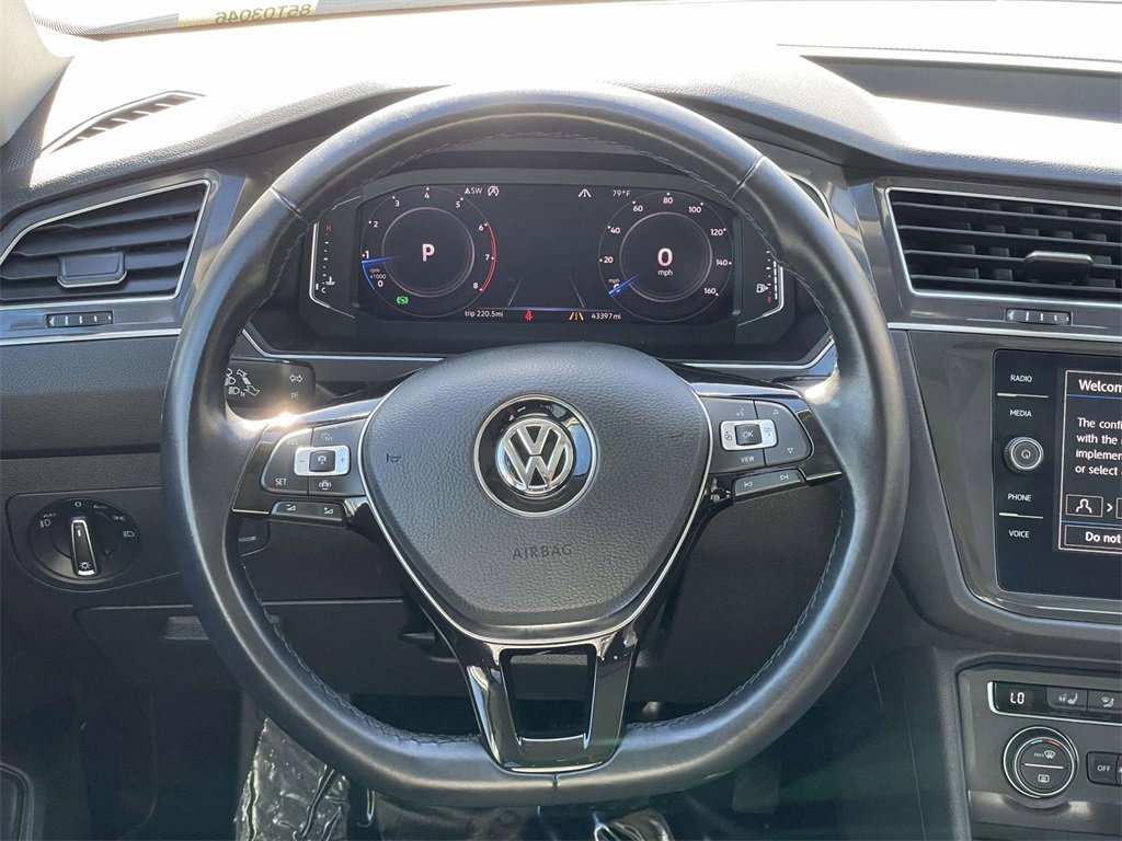 Used 2019 Volkswagen Tiguan SEL Premium image 8