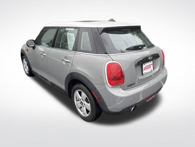 Used 2018 MINI Cooper 4-Door Hardtop FWD image 4