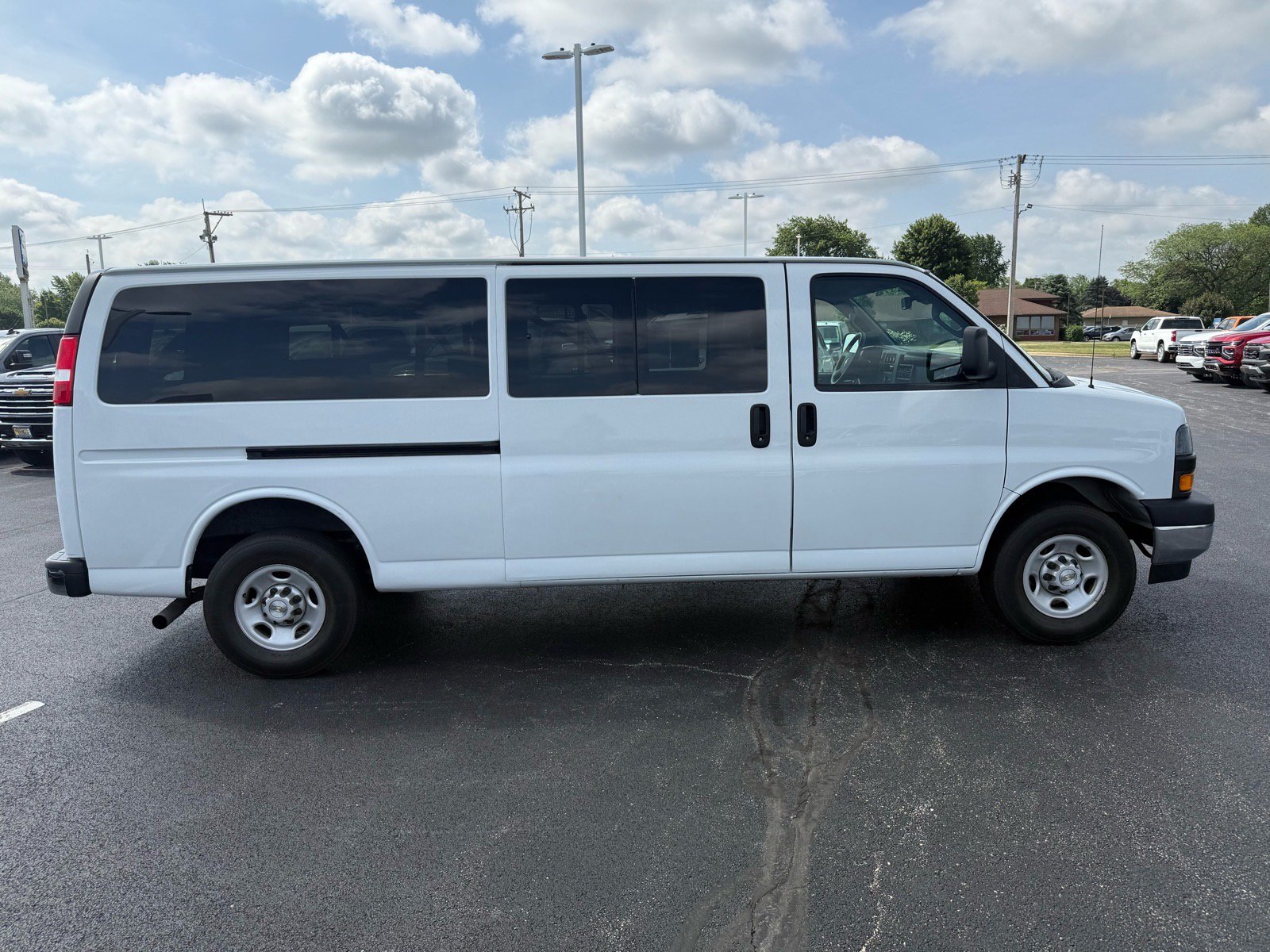 Used 2023 Chevrolet Express 3500 LT w/ LT Preferred Equipment Group RWD image 6