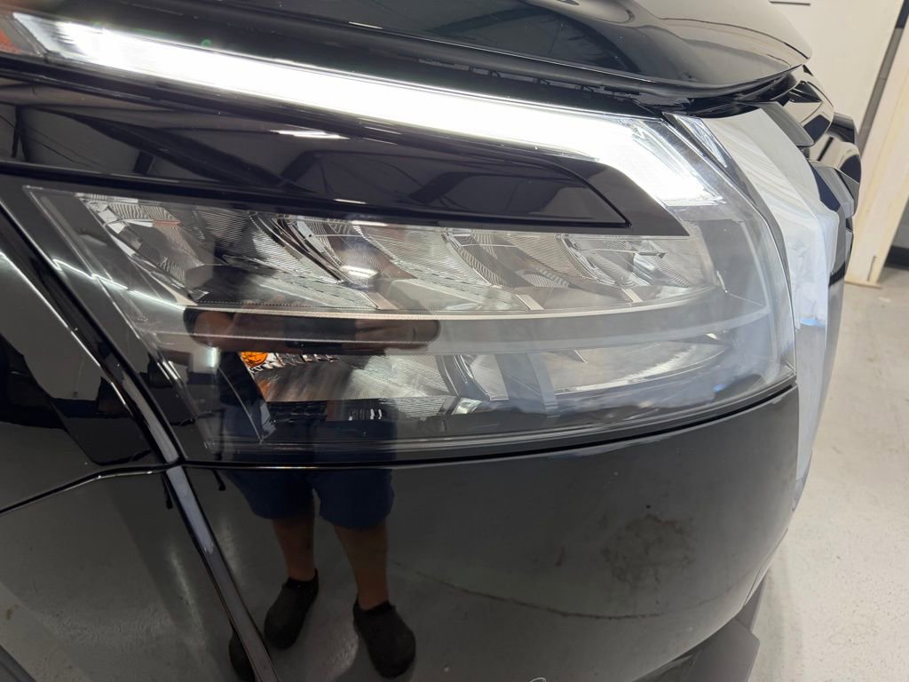 Used 2025 Nissan Pathfinder SL AWD/4WD image 38